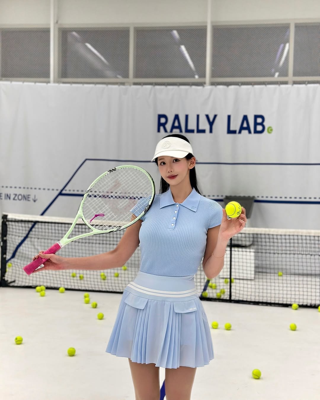 Photo shared by ʏᴜᴊᴏᴏ ɴᴏʜ 🇰🇷 on May 29, 2025 tagging @rallylabtennisclub. May be an image of tennis, racket and sports equipment.