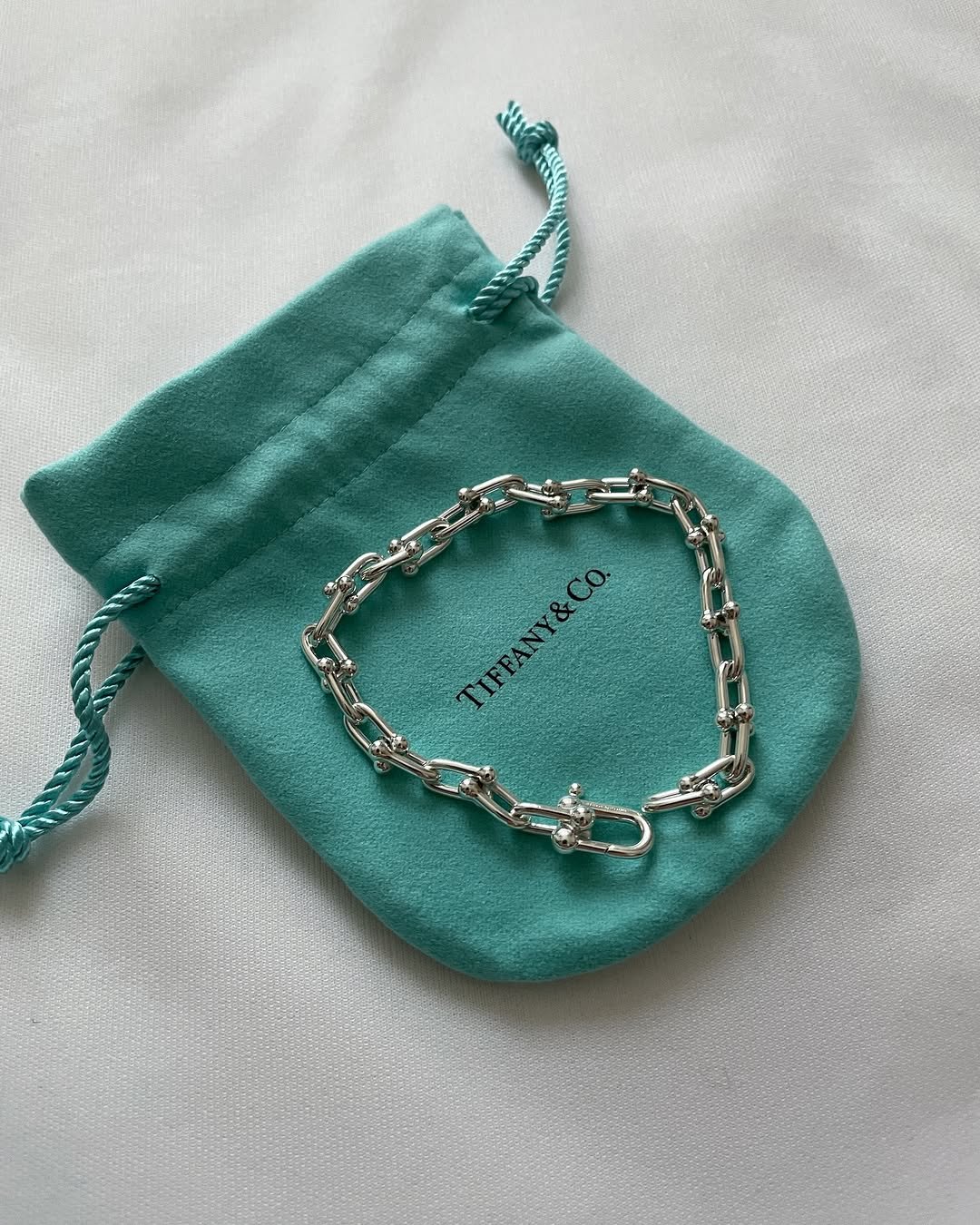 Photo shared by LIMJI / 언박싱•패션•데일리룩 on February 15, 2025 tagging @tiffanyandco.