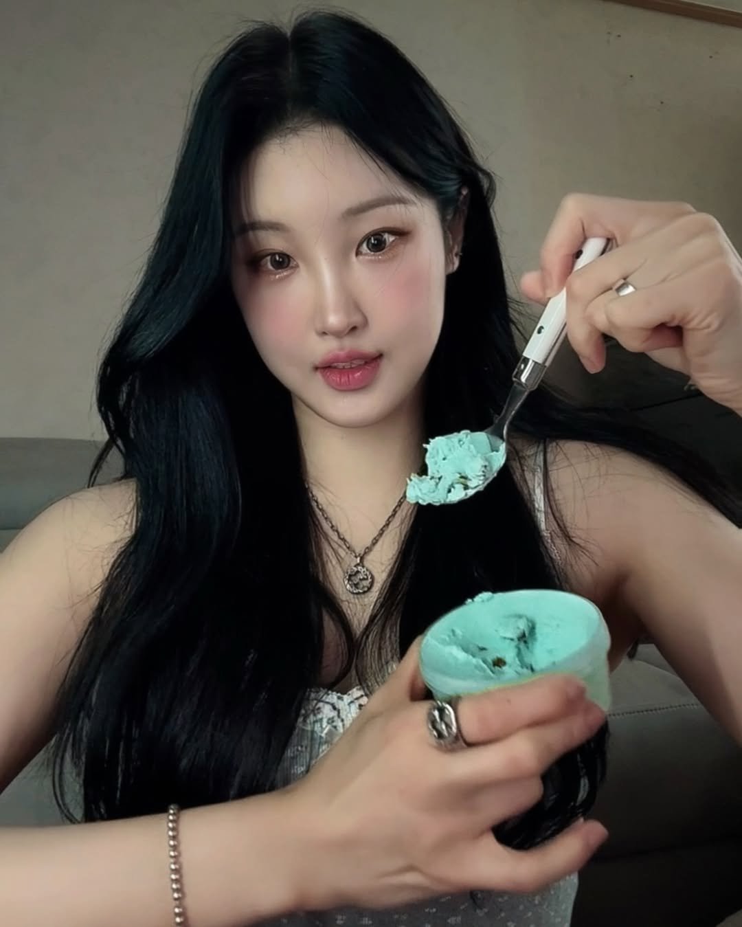 Photo shared by 에티🐻 on December 22, 2025 tagging @greek_n_joy__official. May be an image of one or more people, hair and text.