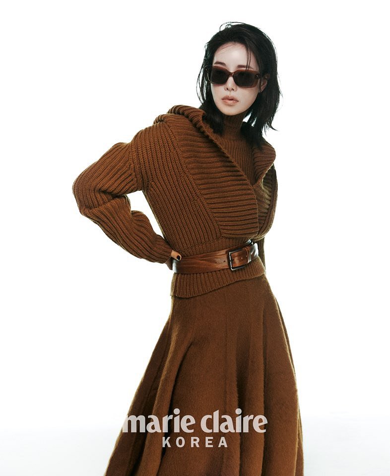 Photo shared by 임지 on October 23, 2025 tagging @marcolin_eyewear, @maxmara, and @marieclairekorea. May be an image of outerwear, turtleneck and knit.