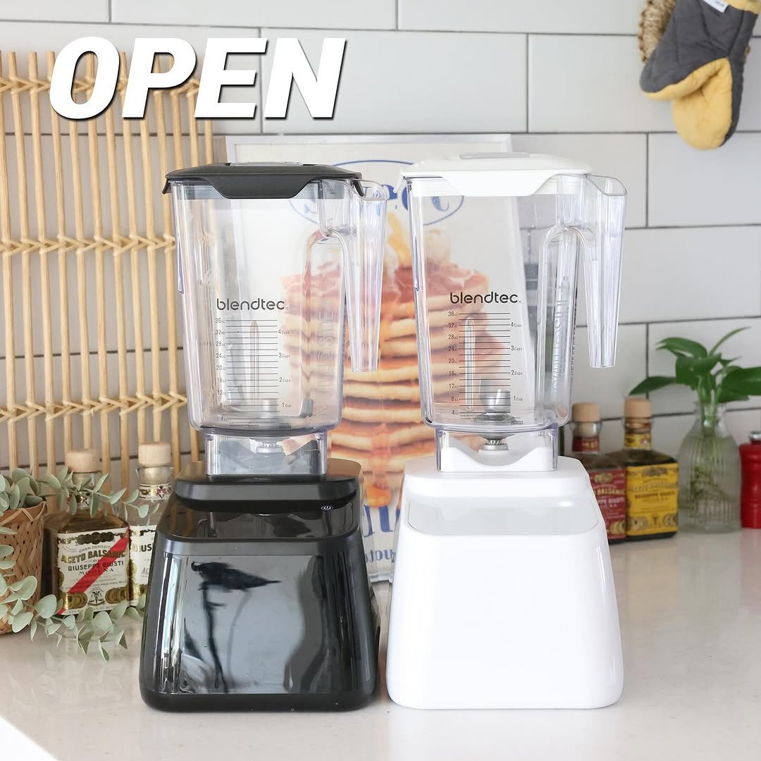 Photo by 림쓰쿡 ㅣ 집밥레시피 쉬운요리 on November 07, 2025. May be an image of tea maker, grinder, coffee maker, kitchen appliance, cooker, measuring cups, carafe and text that says 'ΙΟΡΕΝ blen blendtec blendtec. 인전 AUTBALSO ልጀጀዘል MBAL 10g'.