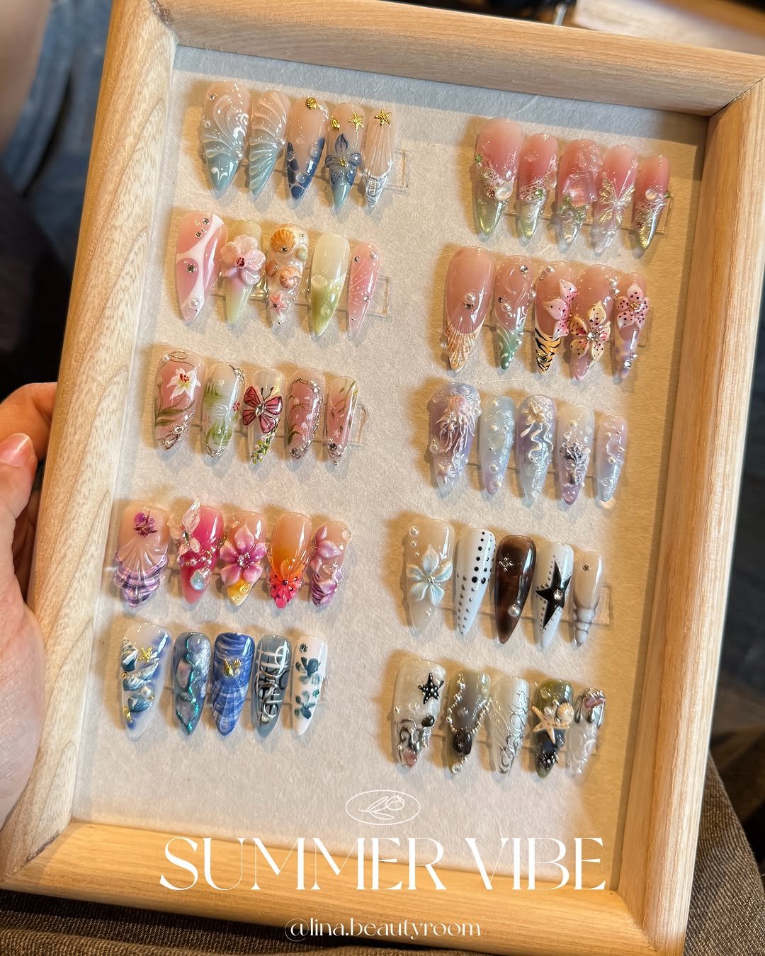 lina.beautyroom 게시물 이미지: Press-on nail with our Summer design —...