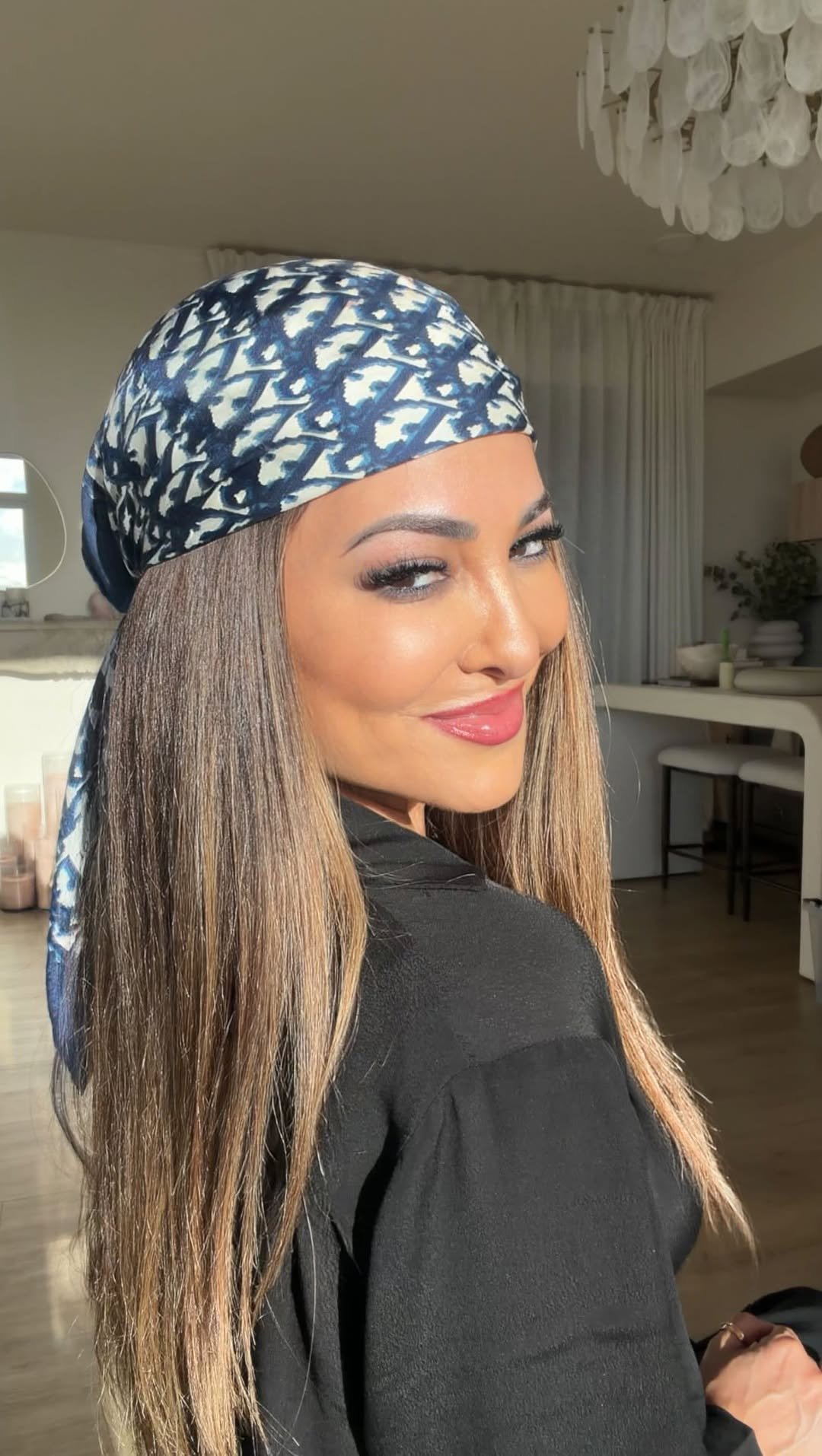 linanoory 게시물 이미지: Scarf Hack Hairstyle For No Slip Pt. II 💫...