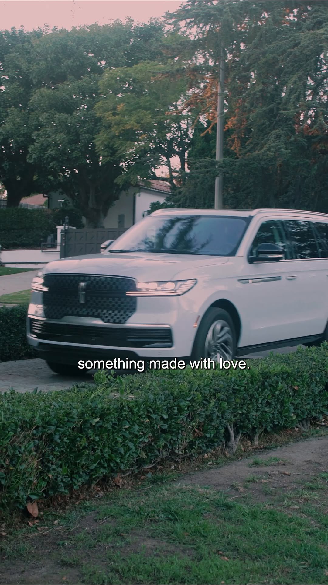 lincoln 게시물 이미지: ’Tis the season of warm hearts and heated...