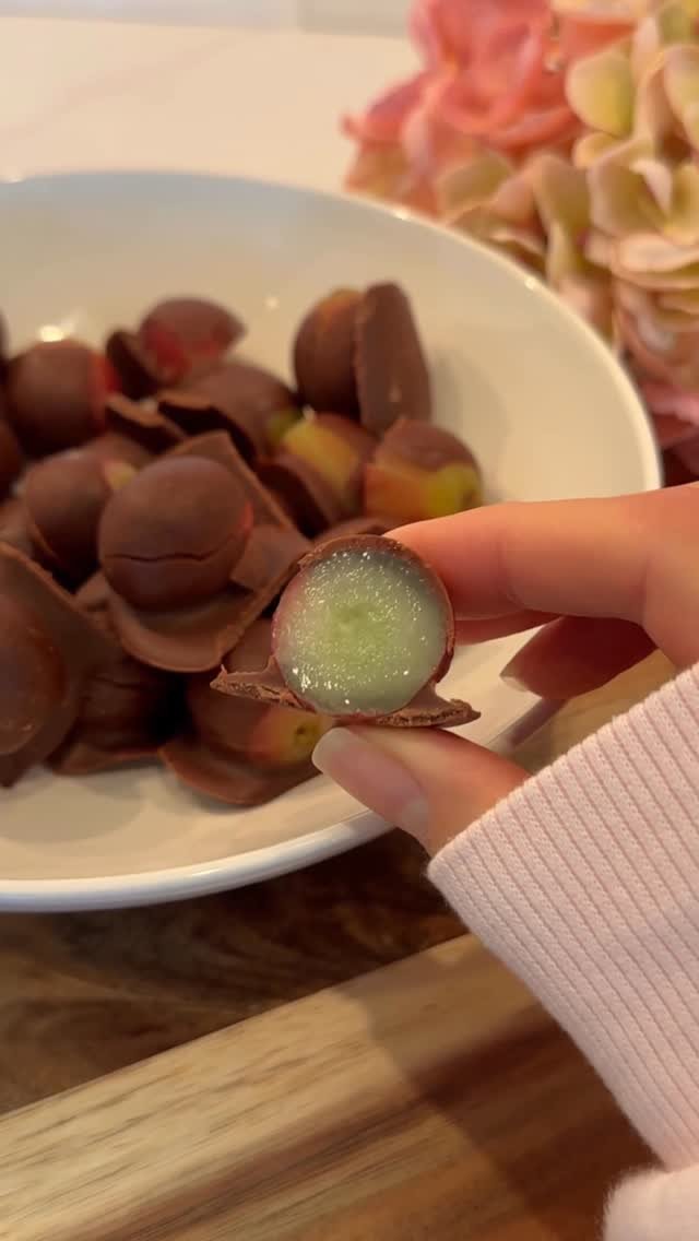 lindsay.keosayian 게시물 이미지: Have you tried these?? 🍫🍇

Chocolate PB&J...