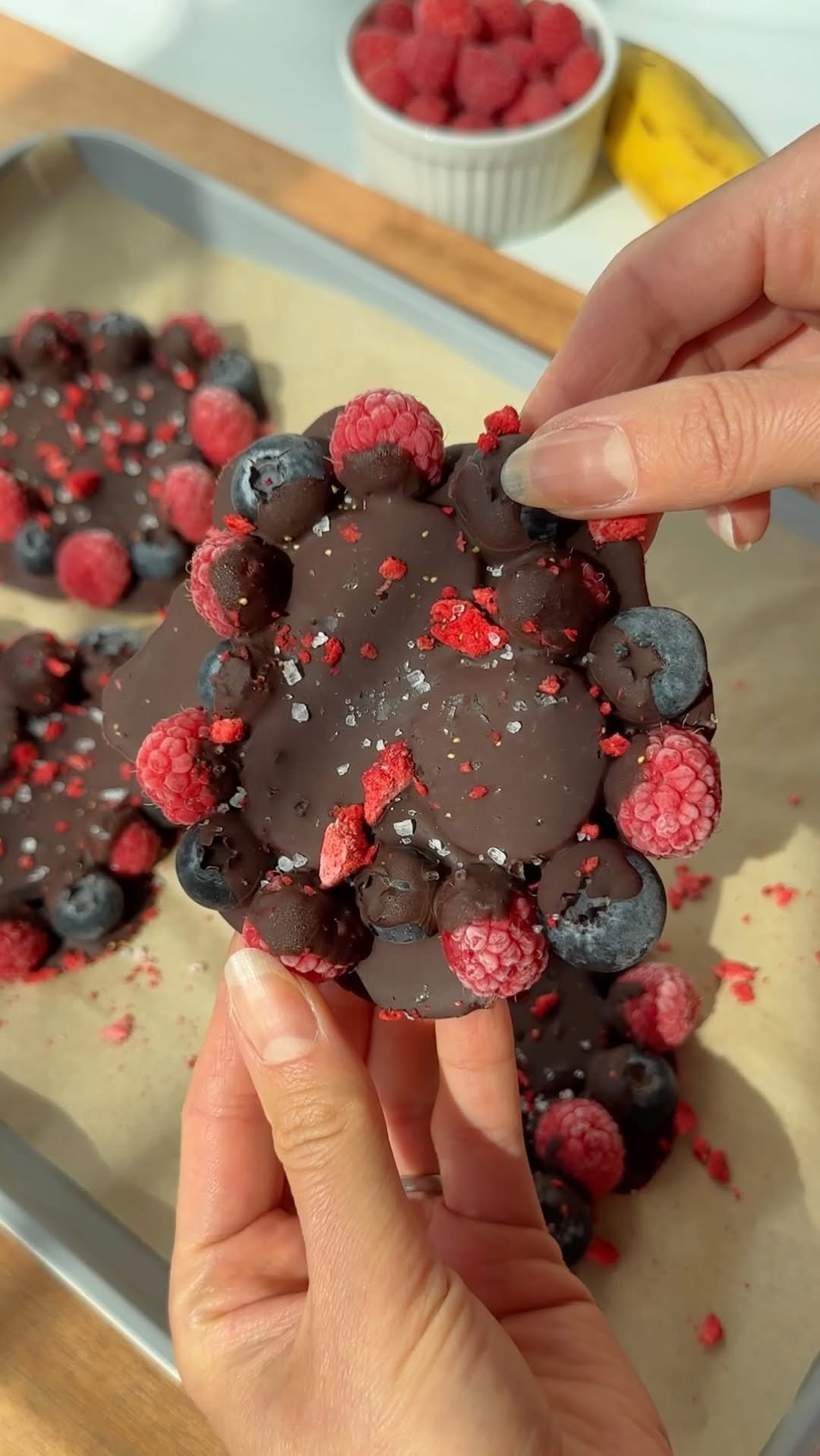 lindsay.keosayian 게시물 이미지: sweet tooth sorted 🫐🍌🍫

You’ll need:
fresh...