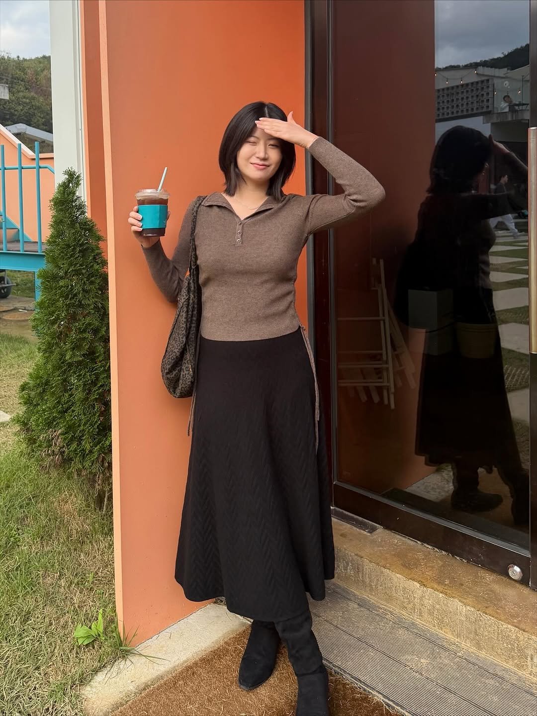 Photo by 라인라인ㅣ세이 | 부츠컷맛집  /스트레이트 체형코디 on October 20, 2025.