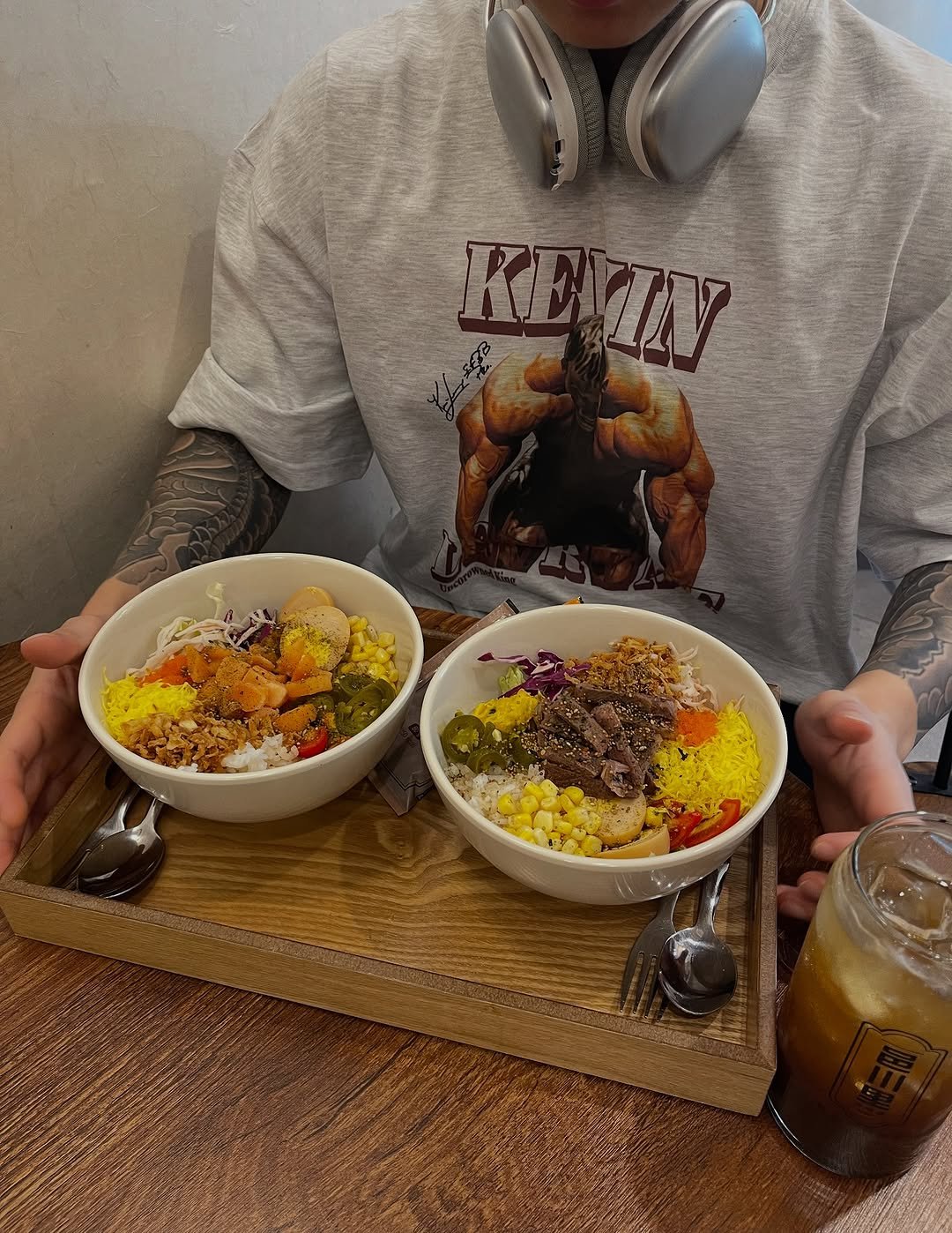 Photo by 종민 on September 12, 2025. May be an image of 1 person, poached egg, chow mein and ramen.