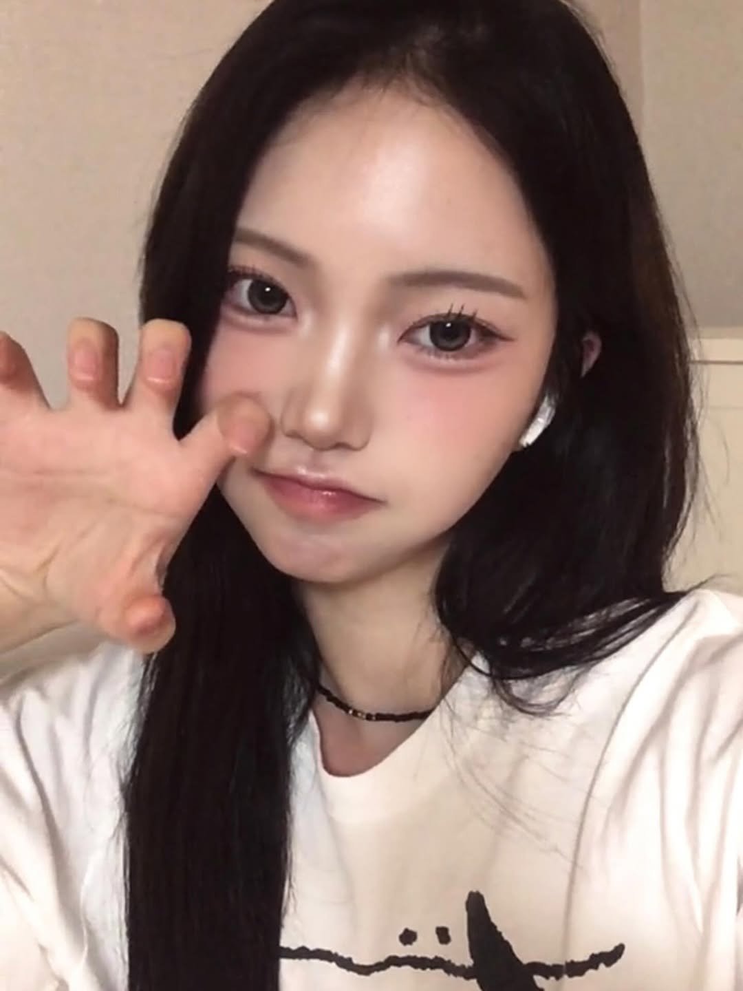 Photo by 박가은 on August 11, 2025. May be an image of 1 person, hair and text.