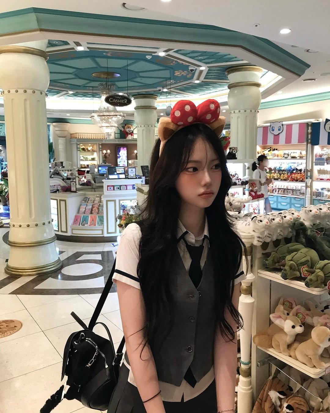 Photo by 박가은 on July 24, 2025. May be an image of 1 person, hair and text.