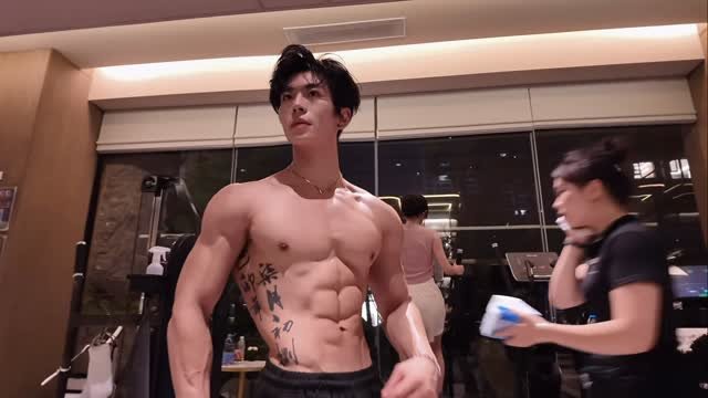 lisiqi_li47 게시물 이미지: 🖤🖤🖤