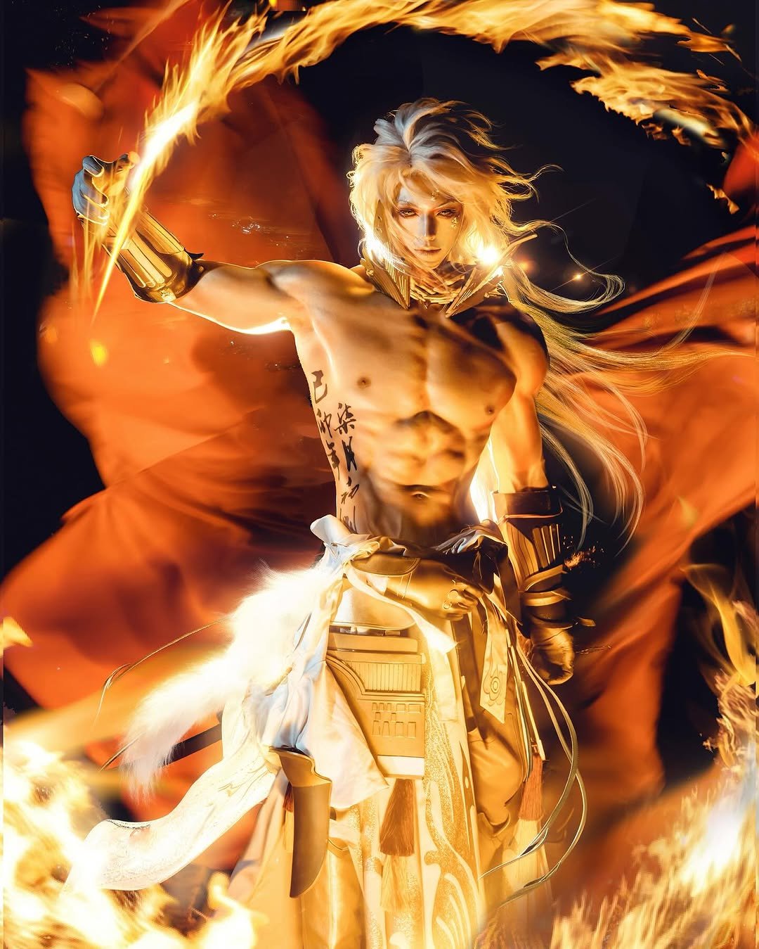 Photo by 李思奇transfer post on October 10, 2025. May be a video game screenshot of 1 person, fire, costume, sword, statue and text.