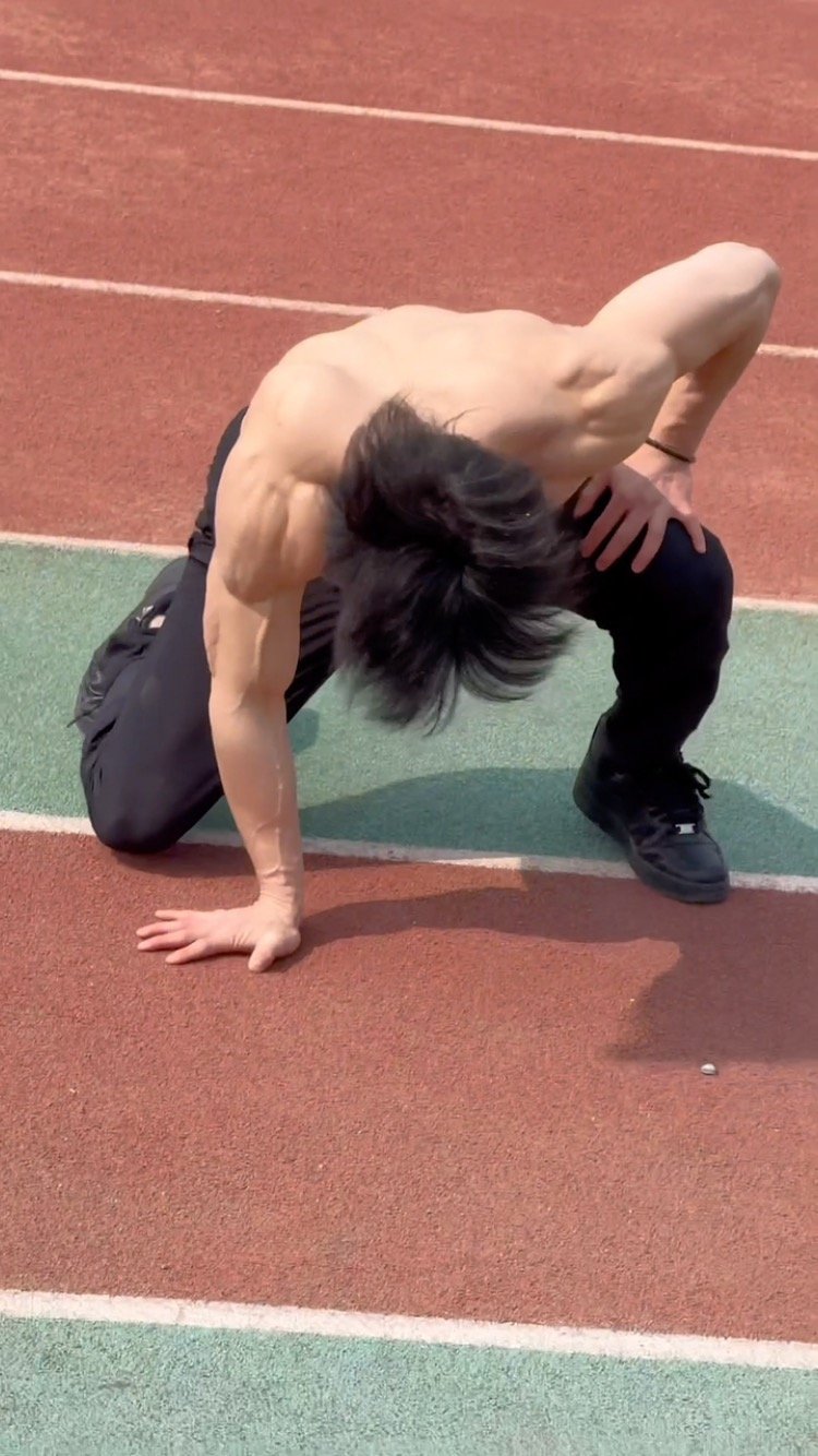 lisiqi_li47 게시물 이미지: 🖤🖤🖤