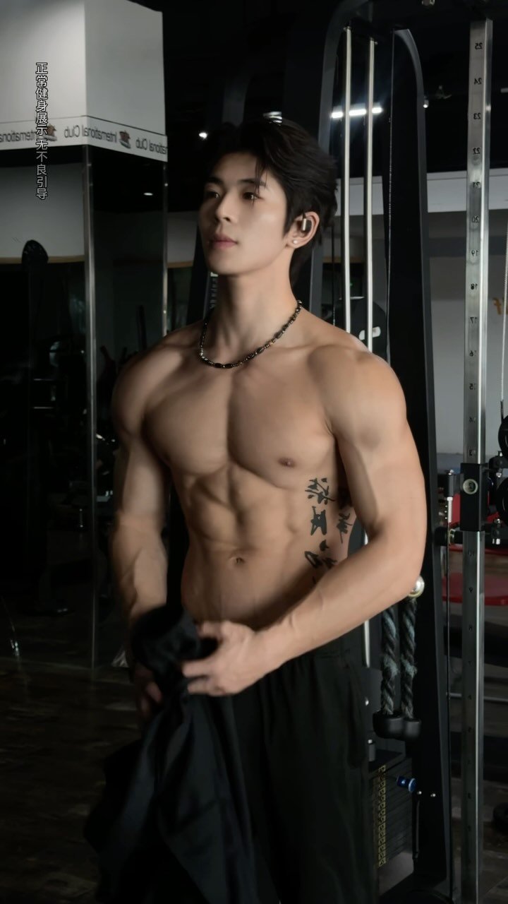 lisiqi_li47 게시물 이미지: 🖤🖤🖤