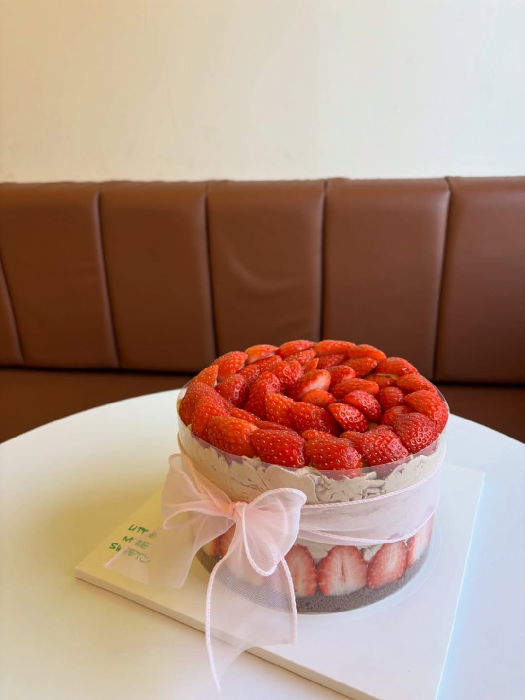 Photo by Littlemoresweet on December 04, 2025. May be an image of ‎cake, strawberry, cheesecake, fruitcake and ‎text that says '‎SH M UTT APTC MBE حمه DE‎'‎‎.