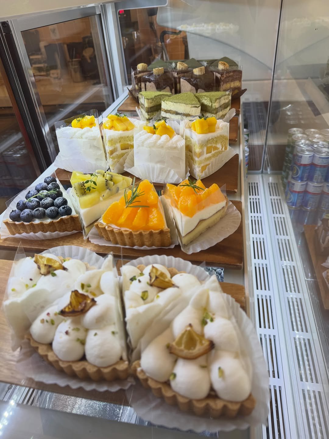 littlemore_sweet 게시물 이미지: 안녕하세요 리틀모어스윗입니다🍰🙇‍♀️
날씨가 좋아요!!
근데 생크림이...