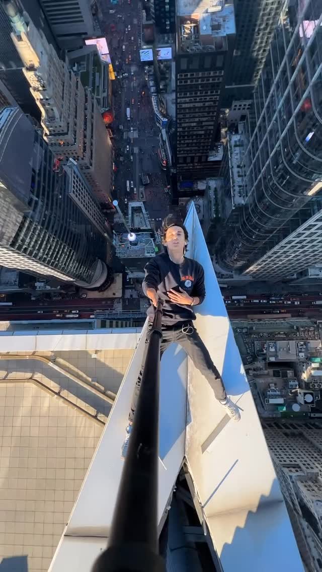 livejn 게시물 이미지: Times Square belongs to me.
New York City...