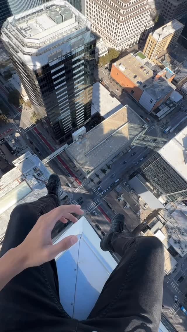 livejn 게시물 이미지: Taking everything you have and more