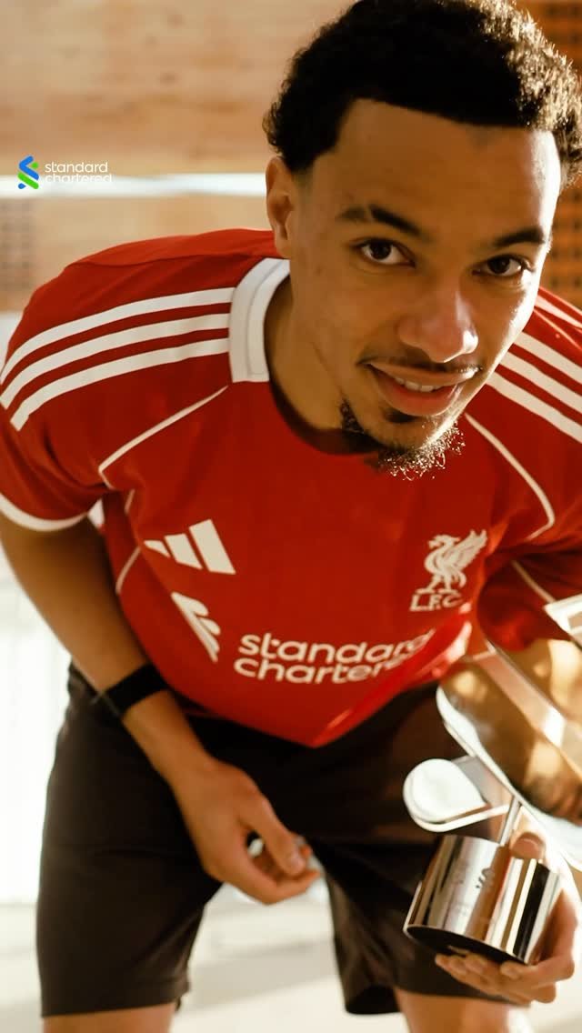 liverpoolfc 게시물 이미지: Collecting his @stanchart POTM award for the...