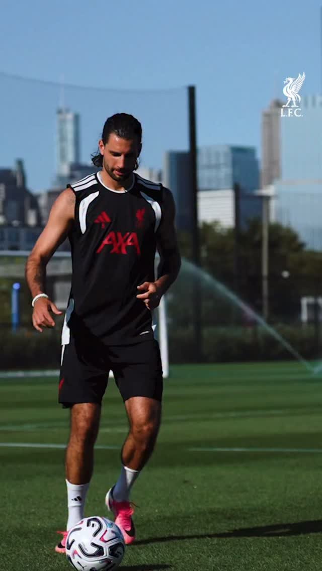 liverpoolfc 게시물 이미지: Moments from Illinois. 🎞️
