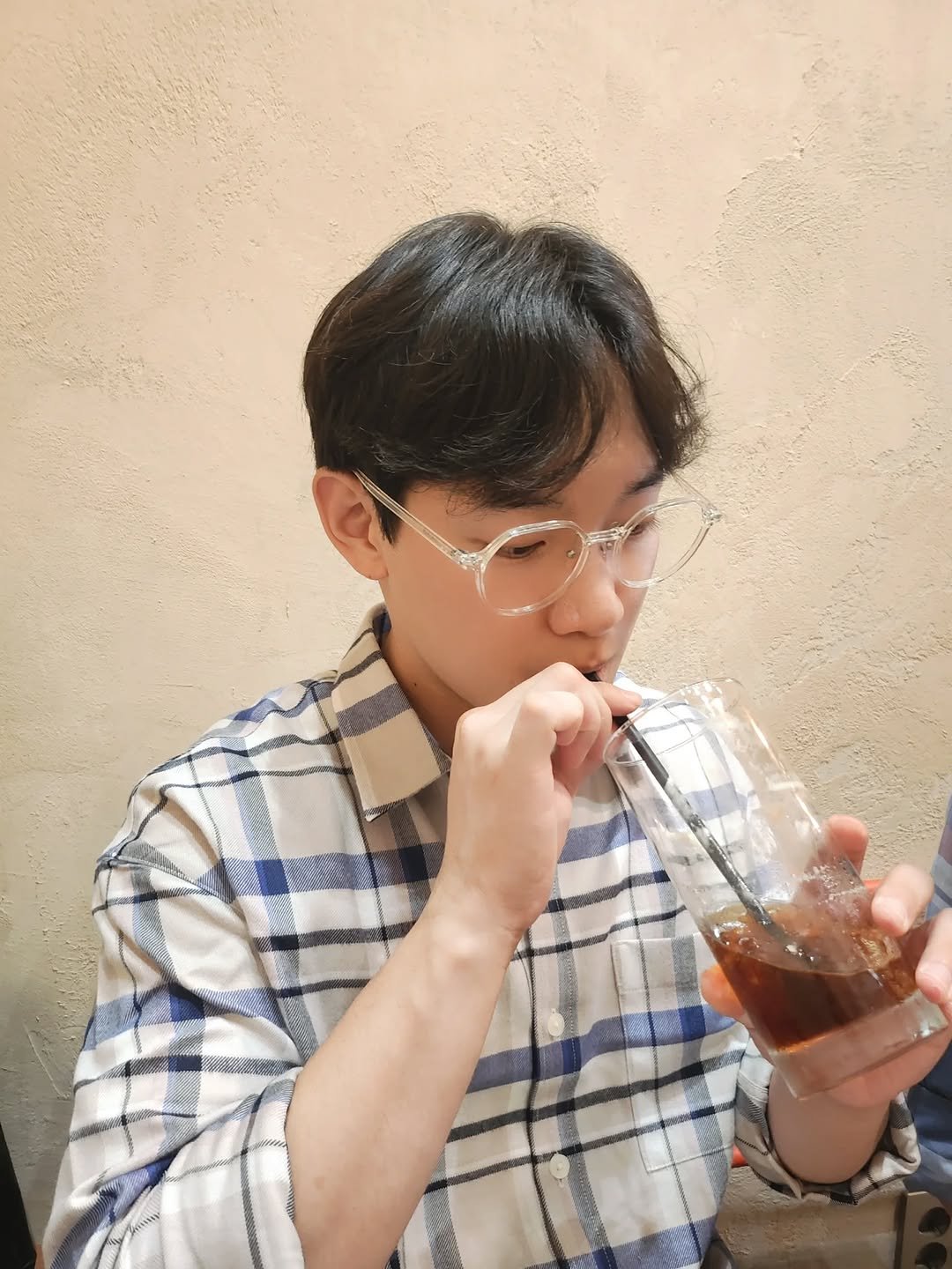 Photo by 임지운 on November 02, 2025. May be an image of drink, cornflower and text.