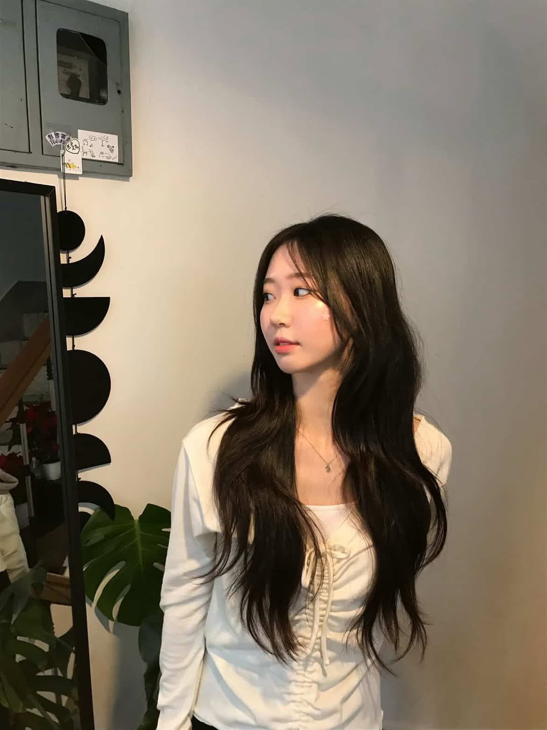 Photo by 해운대미용실•이경민포레가든• 헤어디자이너 지니 on February 08, 2026. May be an image of one or more people, braids, long hair, top and text.