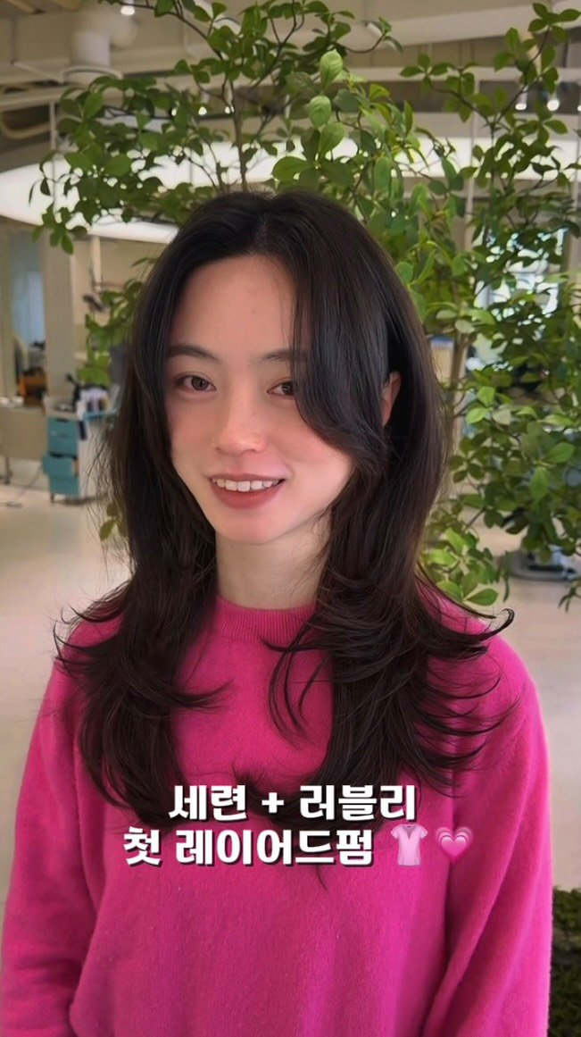 lkmforetgarden_jini 게시물 이미지: 세련 + 러블리 레이어드펌 어때요 ? 👚💗

레이어는 가볍게 넣어주고 ! 
레이어...