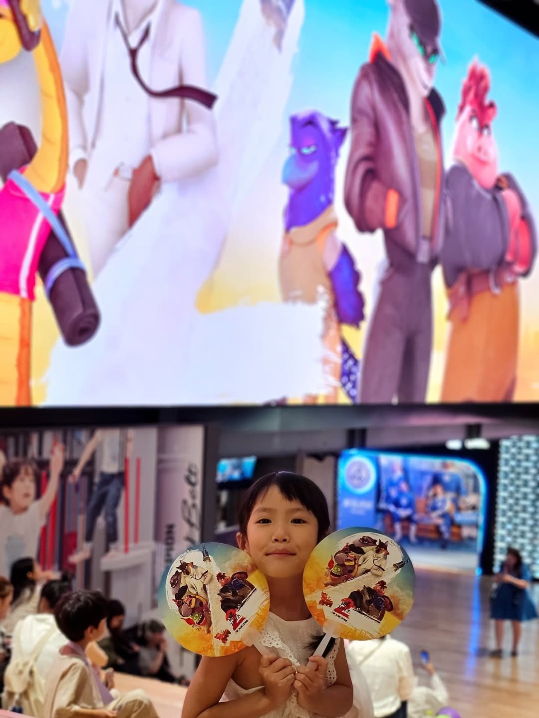 Photo by 원지원 on July 24, 2025. May be a cartoon of 5 people, child, costume and text.