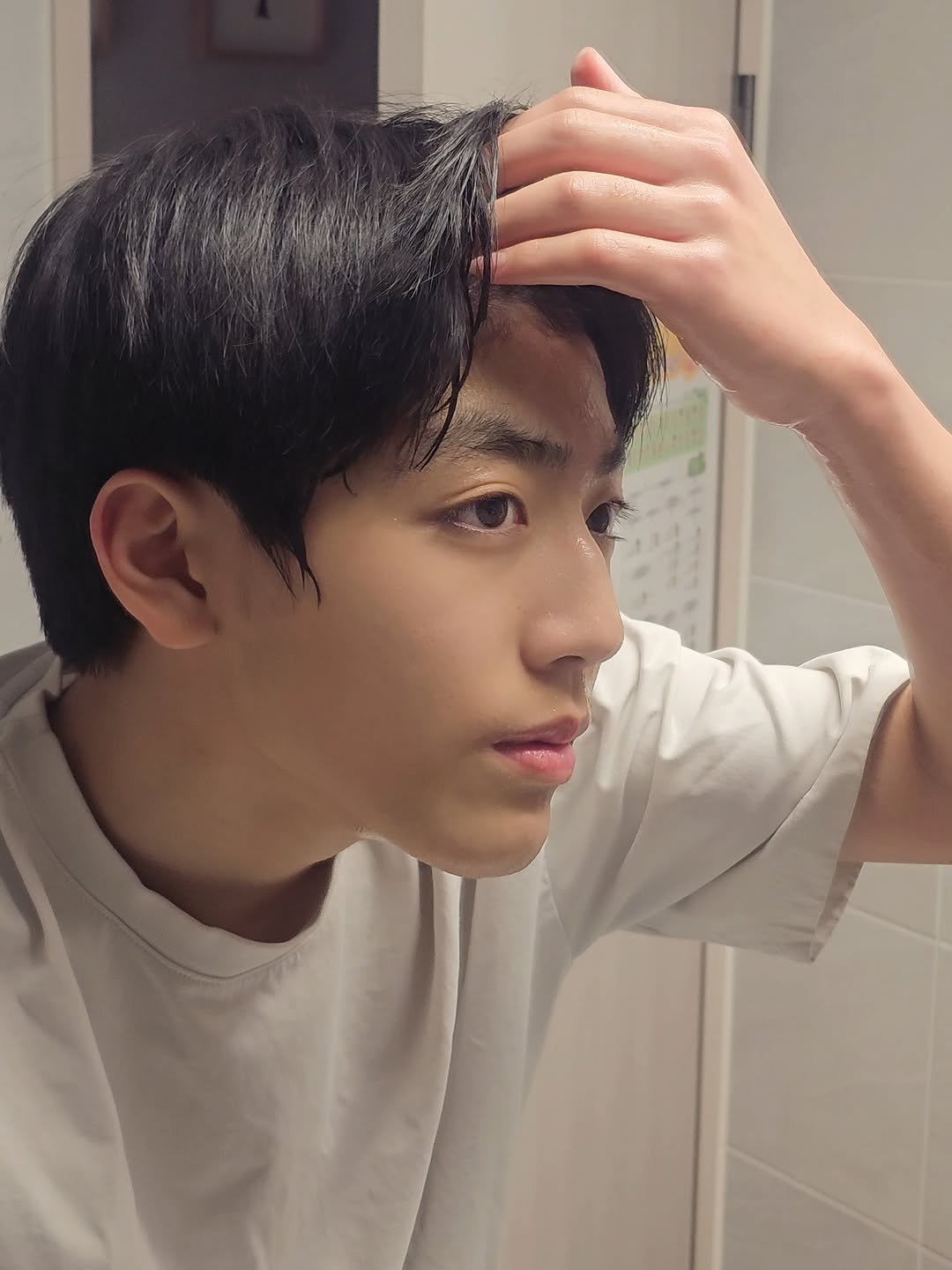 Photo by 원지원 on April 07, 2026. May be an image of one or more people, bangs and text.