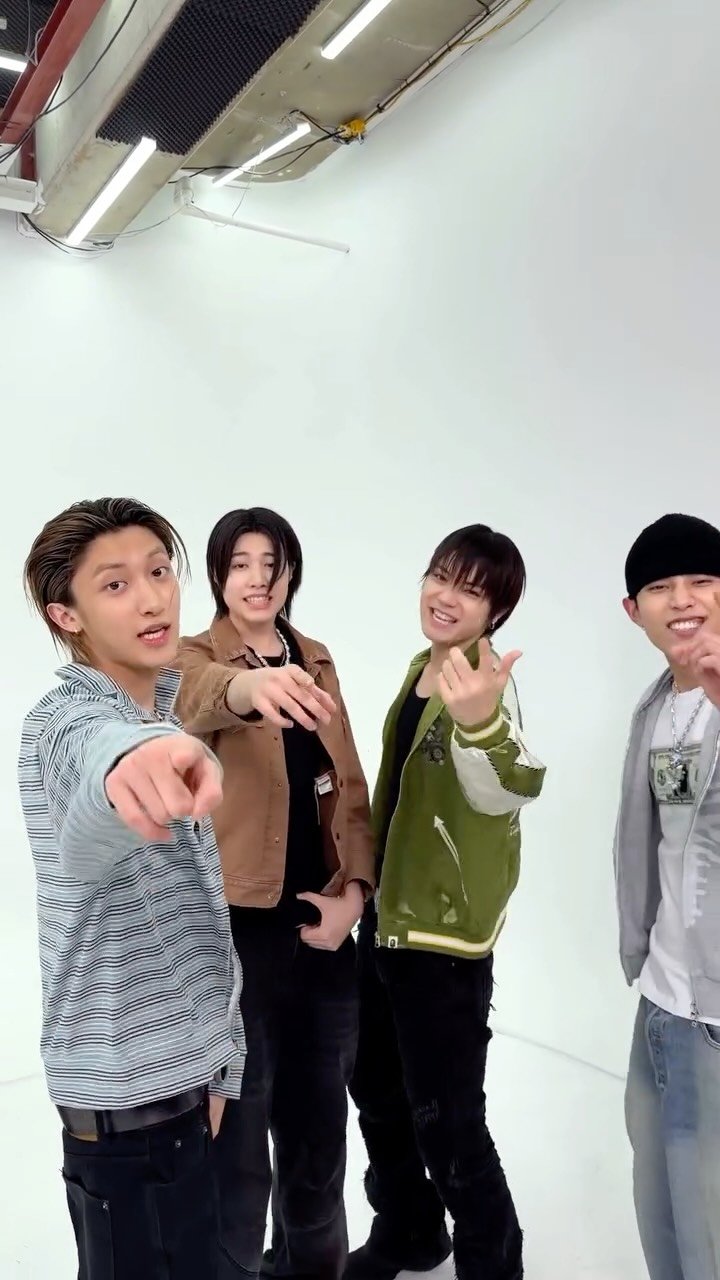 lngshot4sho 게시물 이미지: (〃￣ω￣〃)(¬‿¬)(´｡• ᵕ •｡`)(´∩｡• ᵕ...