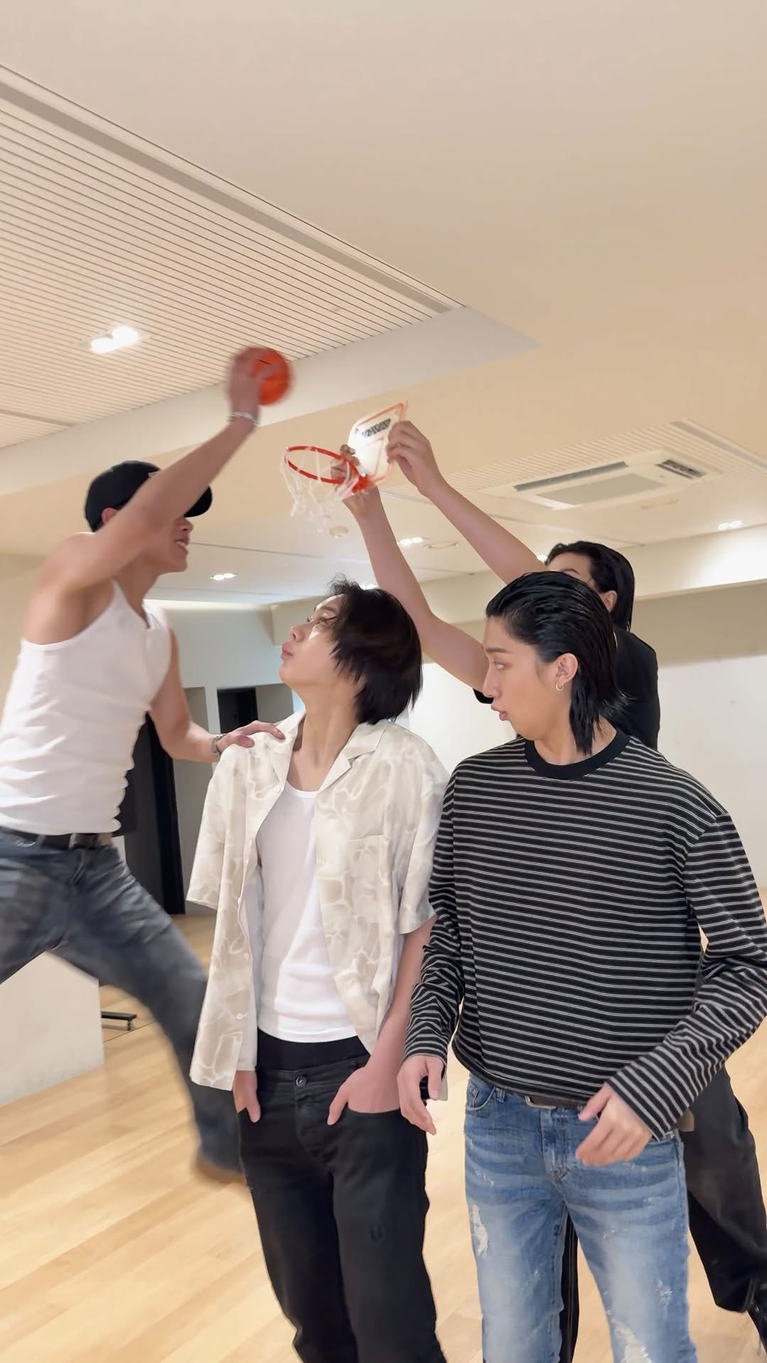 lngshot4sho 게시물 이미지: From LNGSHOT to a slam dunk 🏀

#LNGSHOT...