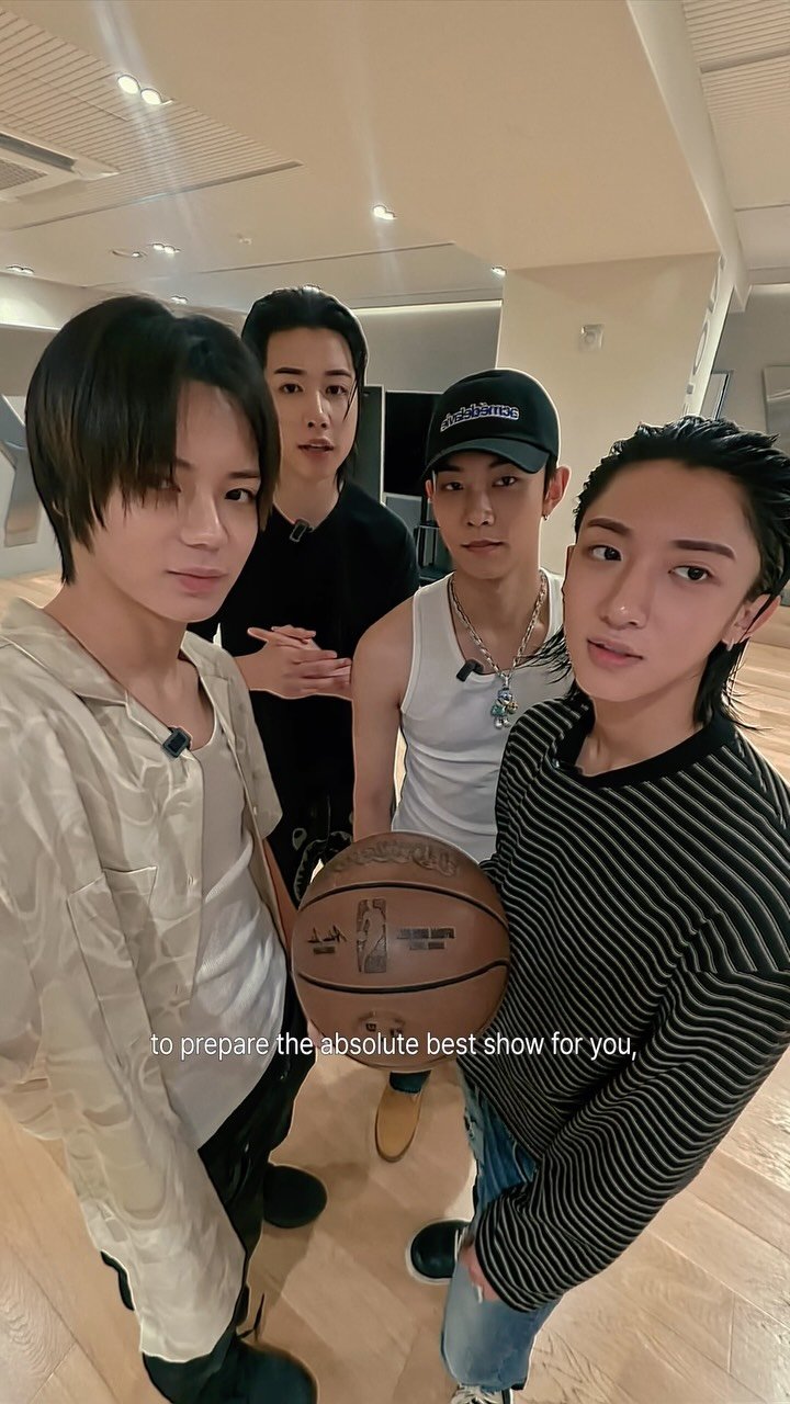 lngshot4sho 게시물 이미지: It’s almost game time at the...