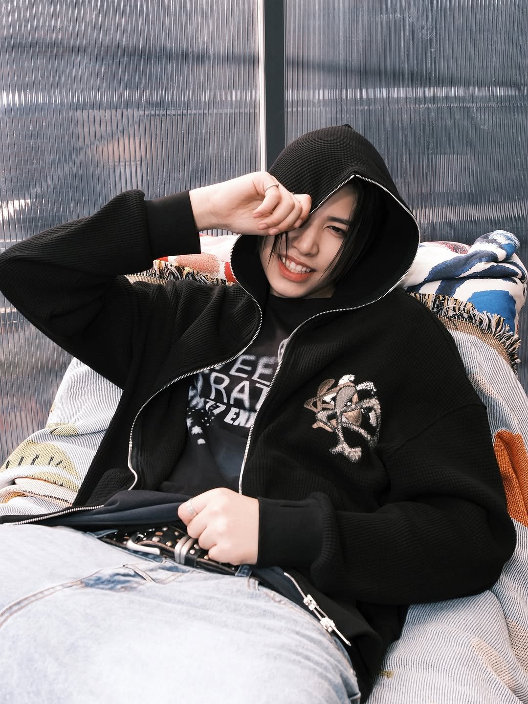lngsht.louis 게시물 이미지: [4SHOCOVER] LOUIS - ‘Guilty Conscience’ Photo...