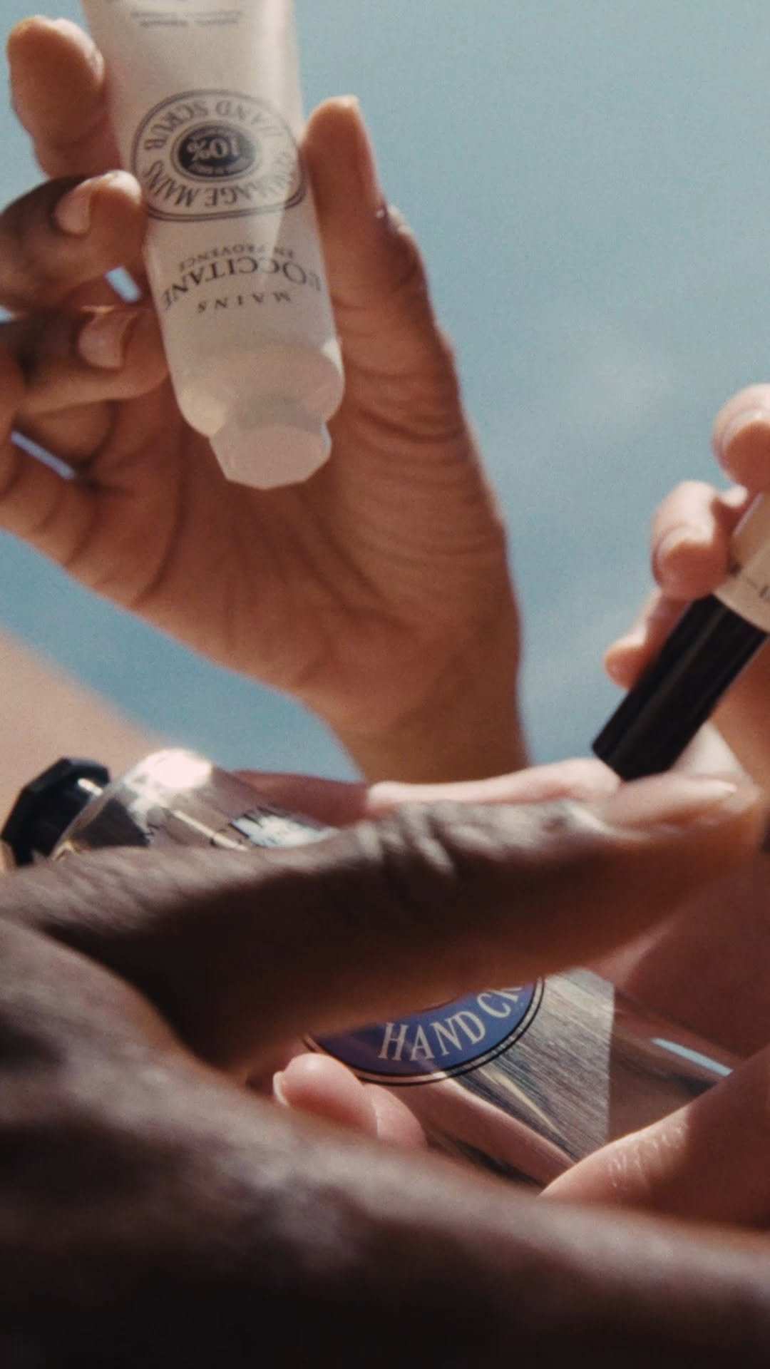 loccitanekorea 게시물 이미지: ⠀ 
Scrub, nourish, treat, repeat.⁣