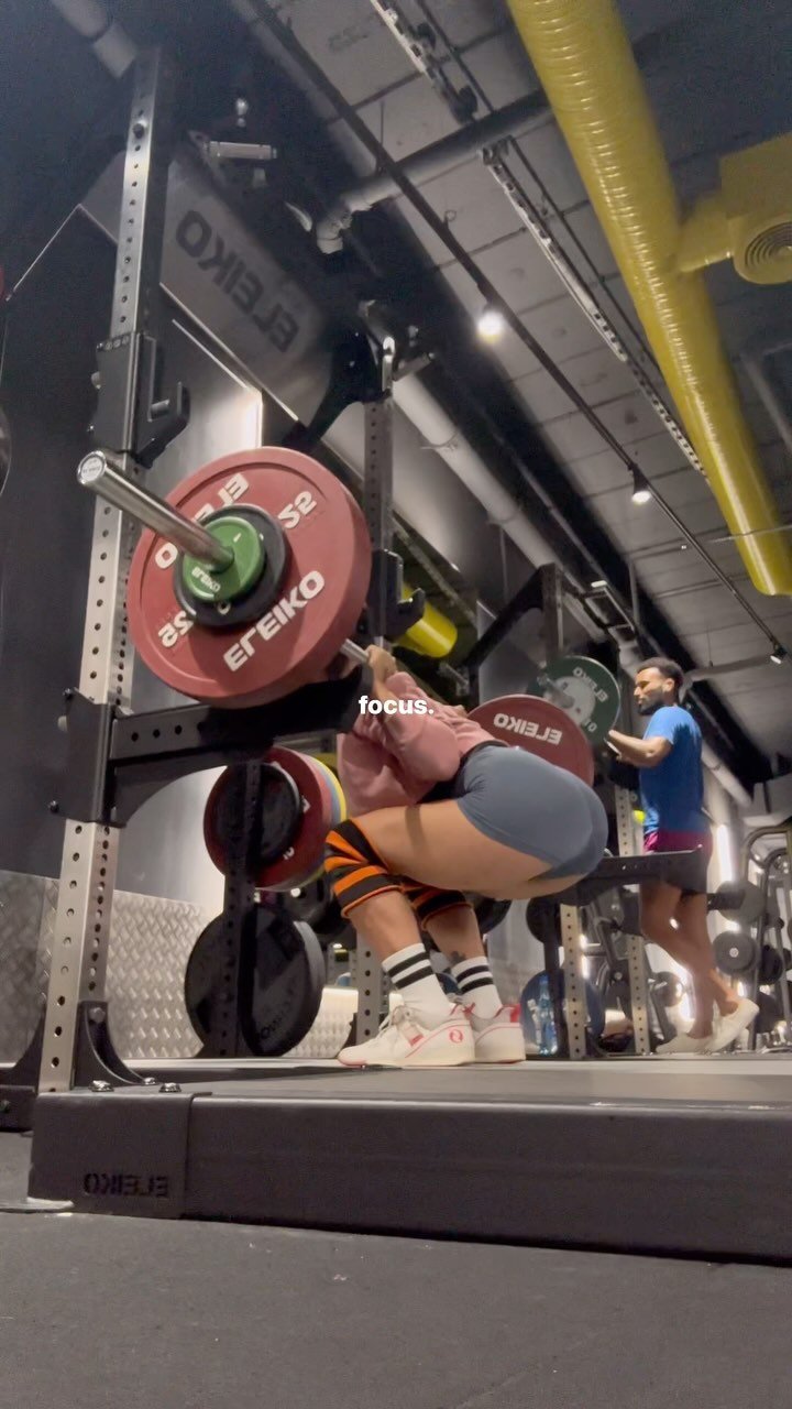 loclacbaicha 게시물 이미지: 하체 운동 모음집🏋🏻‍♀️
여태껏 해온것의 0.01%도 안되지만 모아보니 뿌듯...