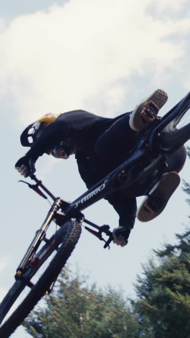 loicbruni29 게시물 이미지: @loicbruni29 ‘s Demo taking flight down under.