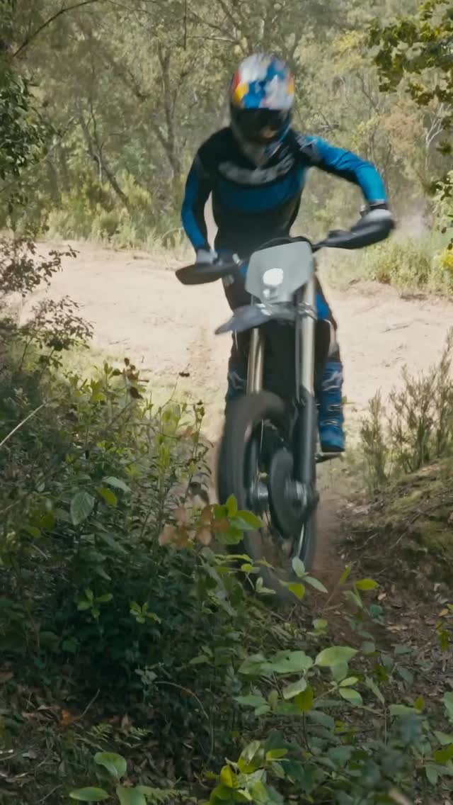 loicbruni29 게시물 이미지: Five time Downhill World Champion @loicbruni29...
