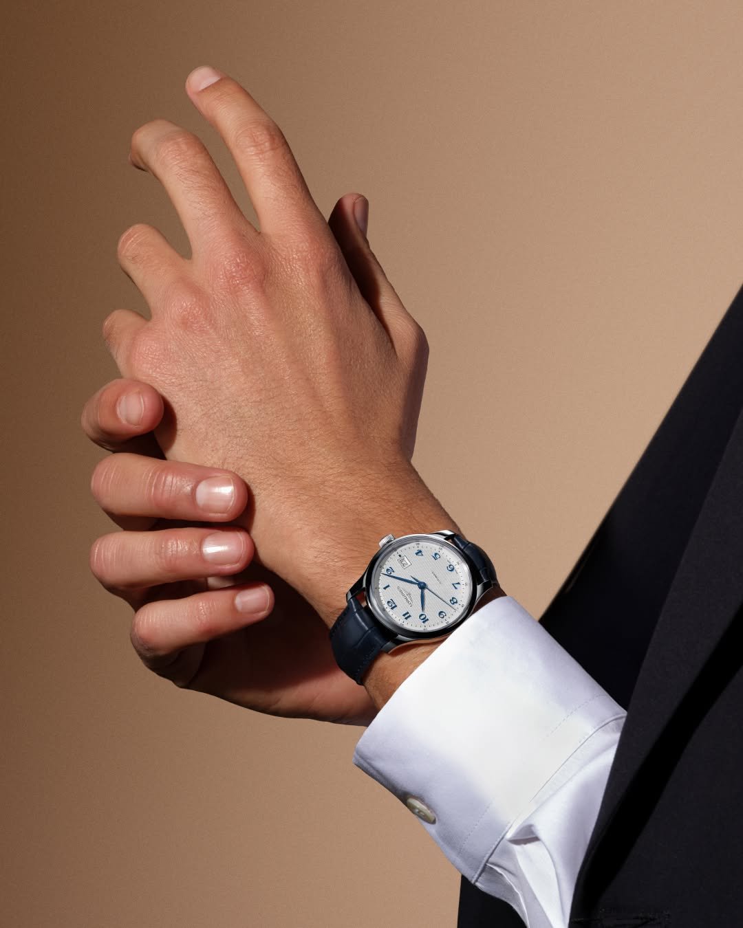 longines 게시물 이미지: The right move. Go with blue.
THE LONGINES...
