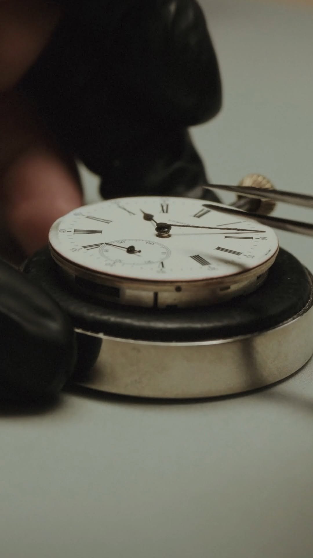 longines 게시물 이미지: The LONGINES Heritage Workshop, where time is...