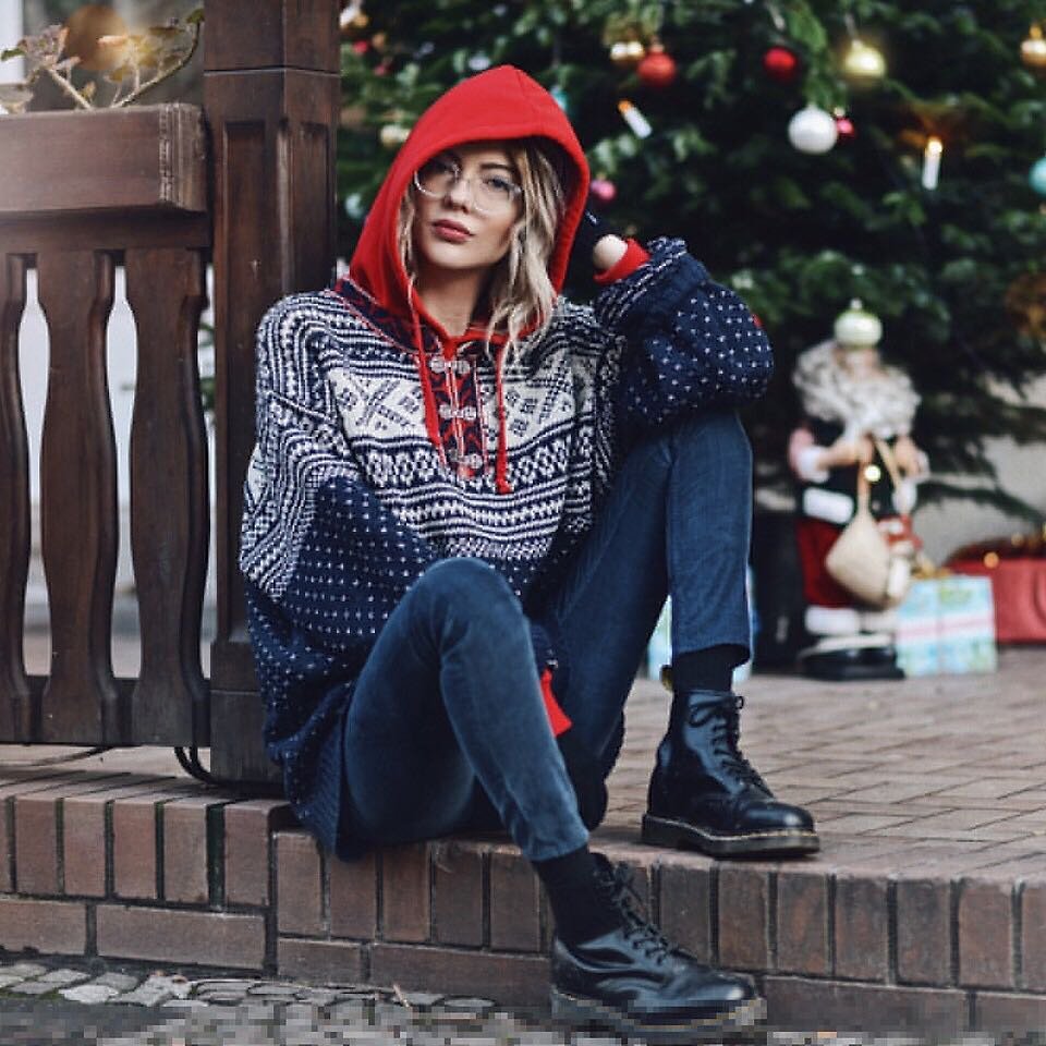 lookbook 게시물 이미지: Hope you all had a restful holiday! 👀:🎄 MERRY...