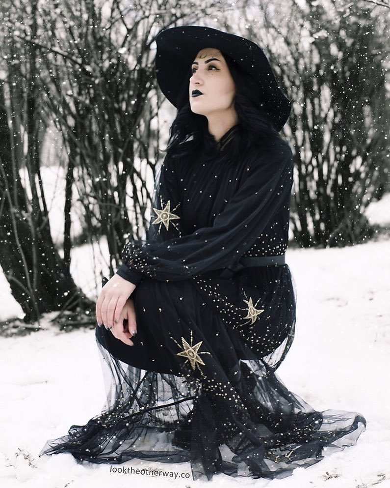 lookbook 게시물 이미지: Have a magical Monday 💫 "The Witching Hour"...