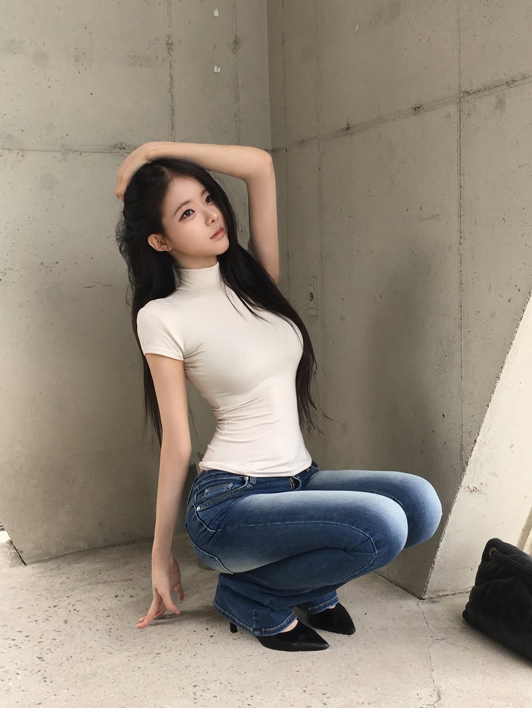 lookcatme_zingni 게시물 이미지: 청바지에 흰티.

이거 필승 코디 자나
무엇보다 핏이 진짜 너무 예뻐 공쥬들 이...