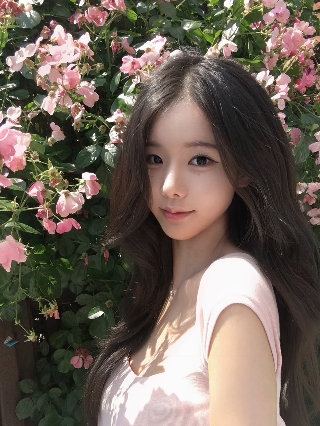 lookcatme_zingni 게시물 이미지: 내 원피스 = 꽃 색

나도 꽃구경!!!!
인생샷 원피스여 ❀ 색감이랑 핏까지...