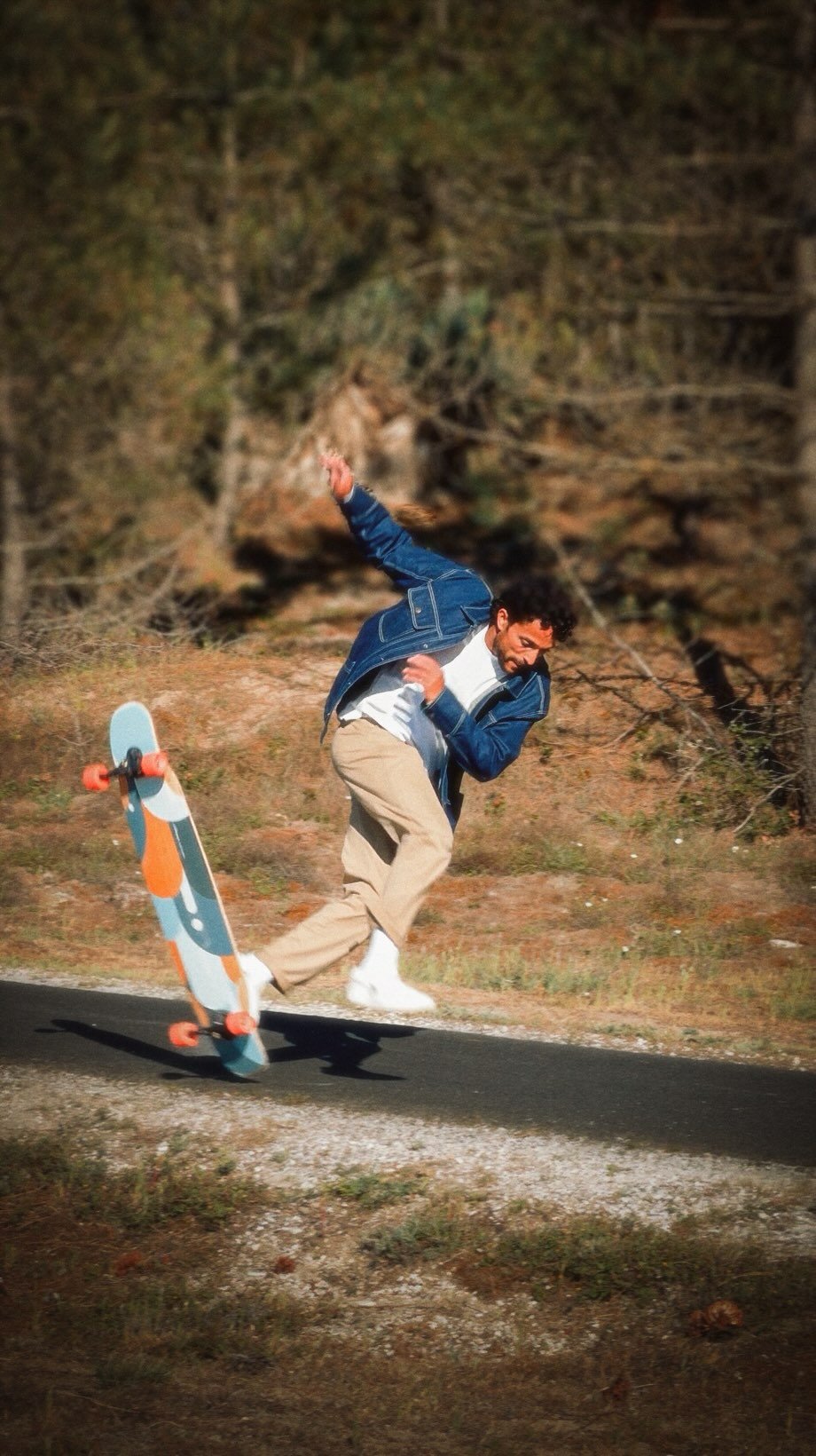 lotfiwoodwalker 게시물 이미지: Who do you think won ? 🤔
#longboarddancing