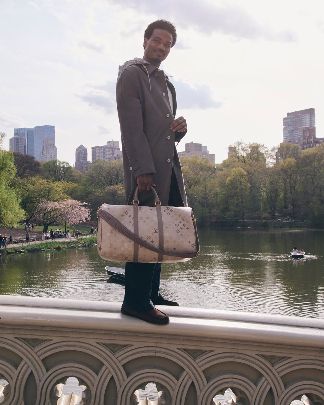 louisvuitton 게시물 이미지: Pre-Fall 2026. Dressed in a palette capturing...