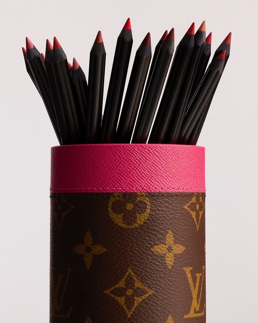 louisvuitton 게시물 이미지: Color theory. LV Crayon by Dame Pat McGrath...