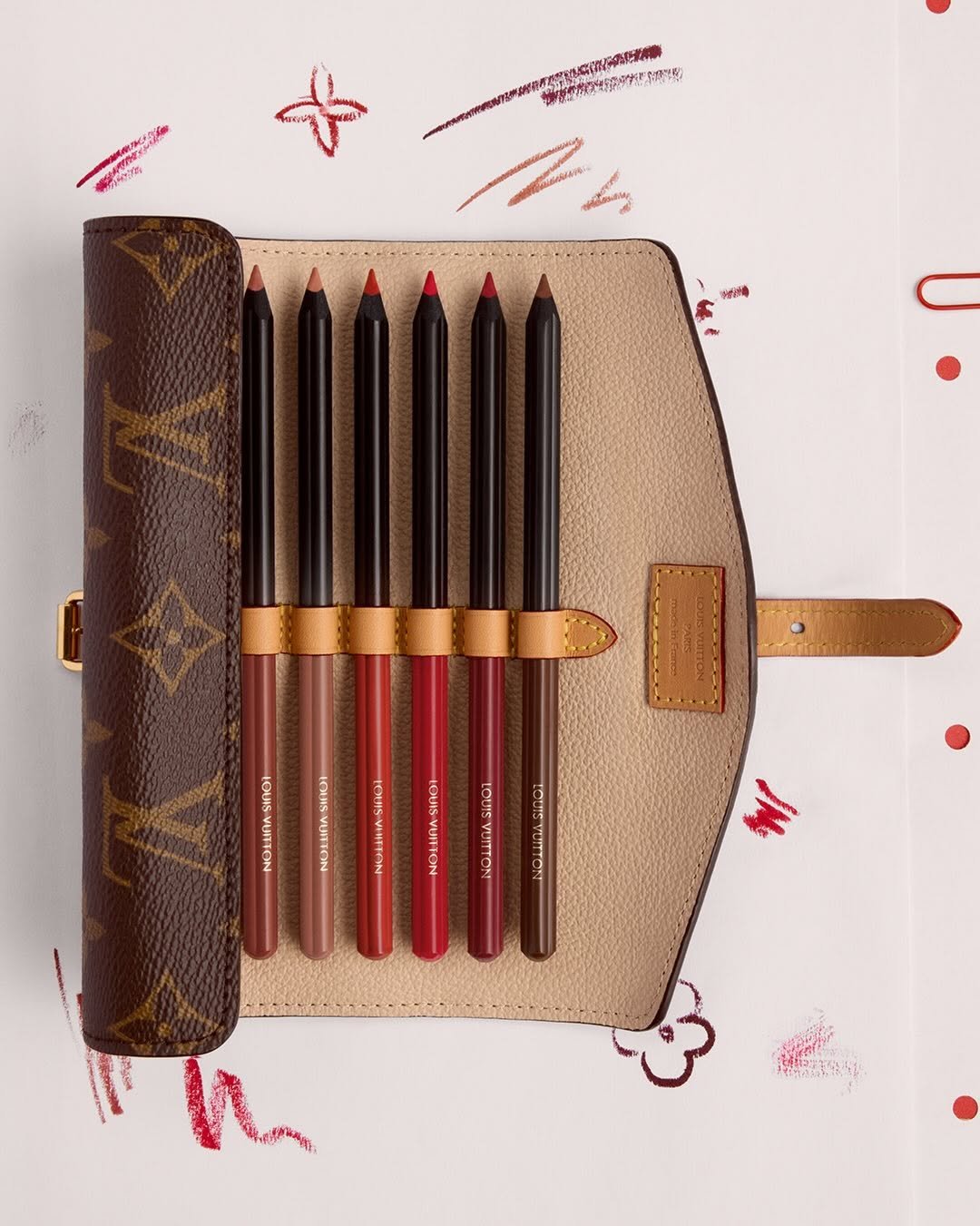 louisvuitton 게시물 이미지: Roll Call. Crafted in Monogram canvas, the Lip...