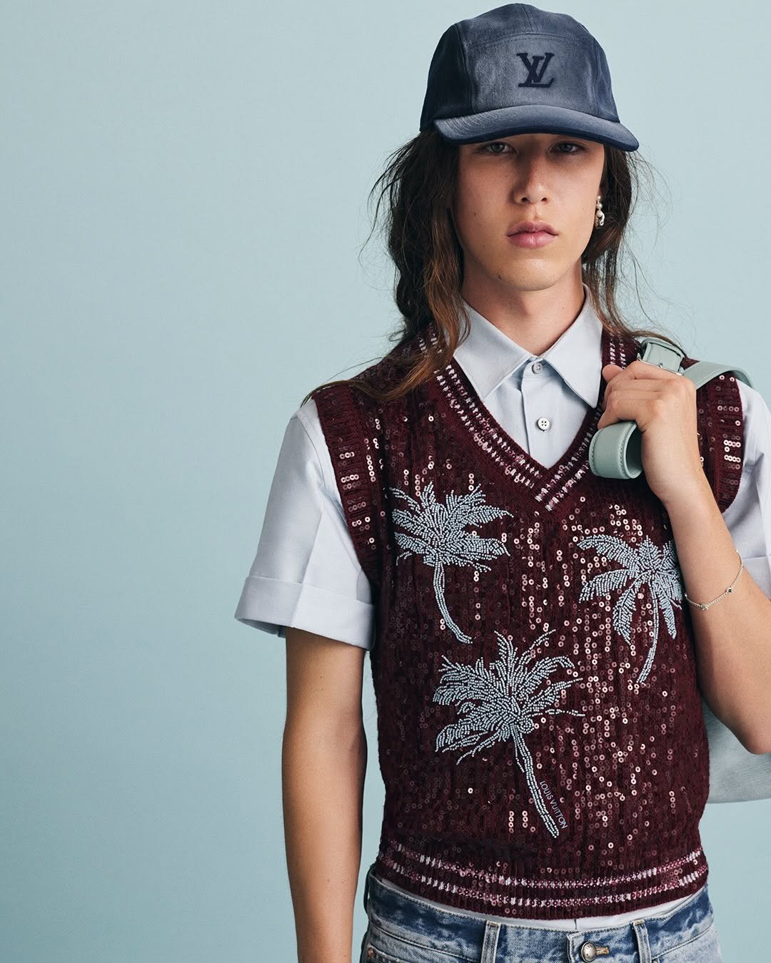 louisvuitton 게시물 이미지: Spring-Summer 2027 Show. Encrusted jewel...