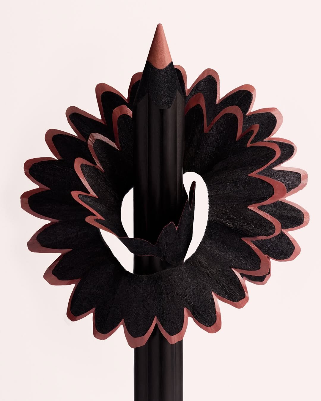 louisvuitton 게시물 이미지: Introducing LV Crayon. La Beauté Louis Vuitton...