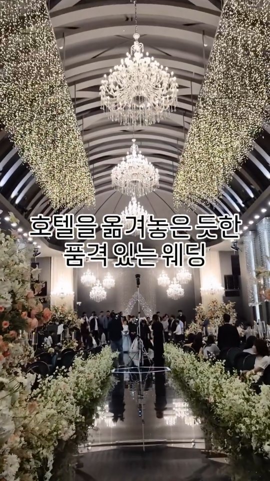 lovefool8 게시물 이미지: #협찬 

"주차 편하고 교통 좋은데, 
음식 맛있고 홀까지 예쁜 곳 어디...